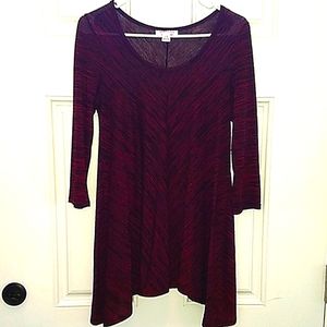 Black/red Motherhood Maternity top